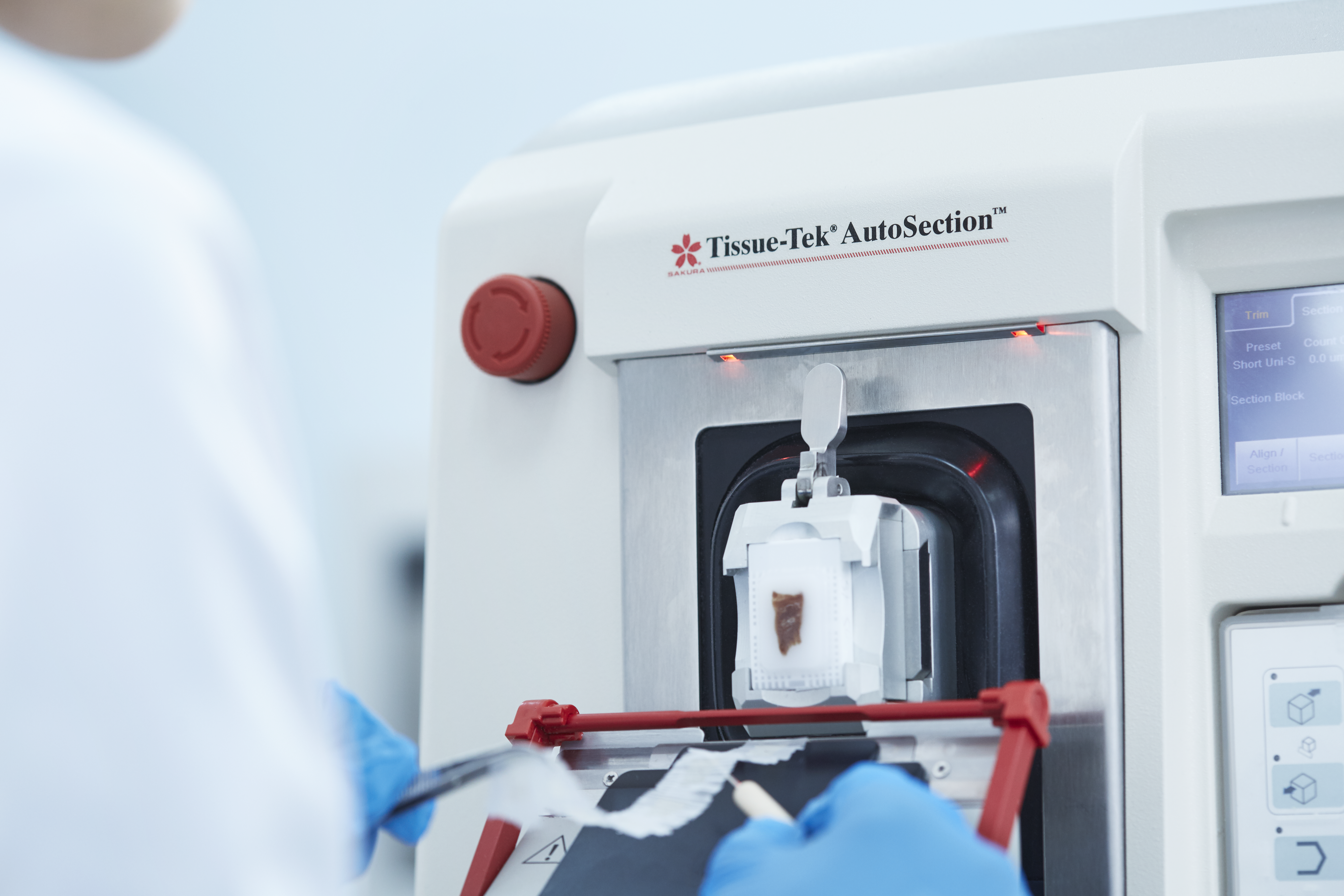 Tissue-Tek AutoSection<sup>&reg;</sup> Automated Microtome